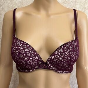 Victoria’s Secret bras size 32C